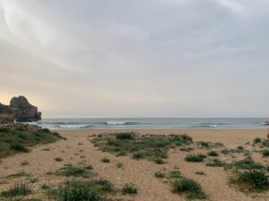 empty waves barranco with surf guide algarve