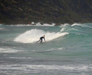 Surf guide algarve guest bottom turn thruster