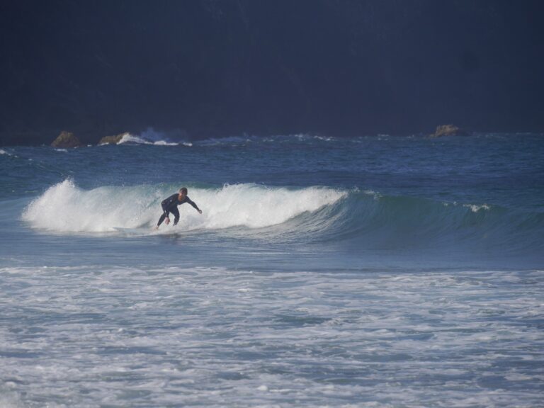 fun waves, not a wavepool with surf guide algarve