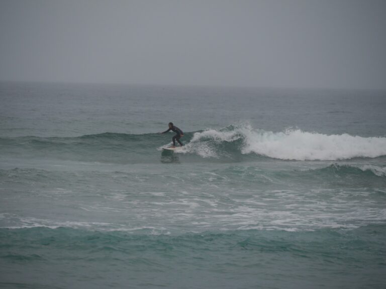 castelejo fun small waves with surf guide algarve