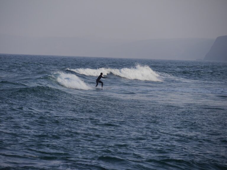 fun waves backside surf guide algarve at bordeira