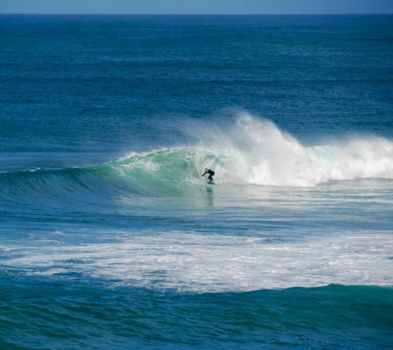 bigger waves with surf guide algarve offshore