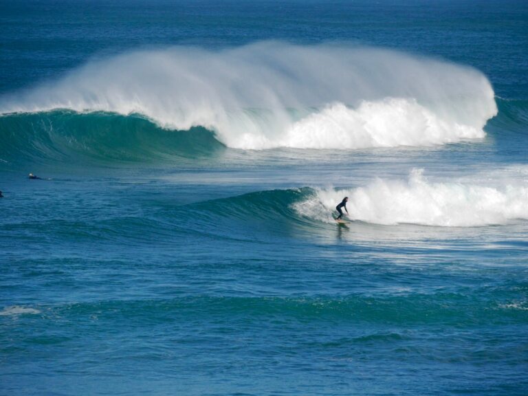 perfect waves with surf guide algarve offshore