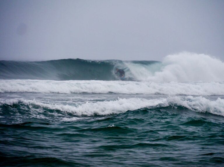 surf guide algarve barrel time in the fog at castelejo