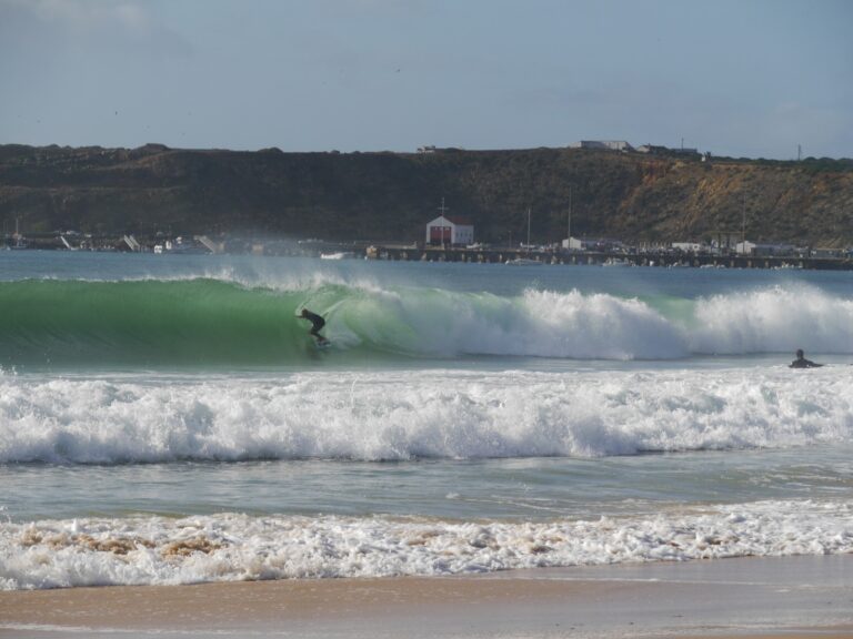 surf guide algarve getting barreled