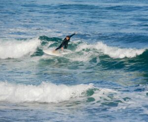 surf guide algarve guest turn