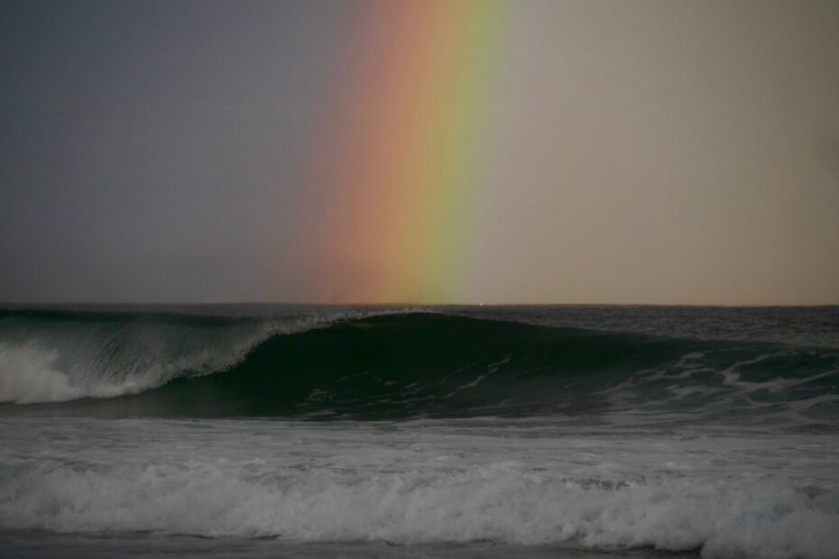 rainbow wave surf guide algarve left