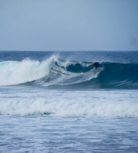 surf guide algarve big backside turn