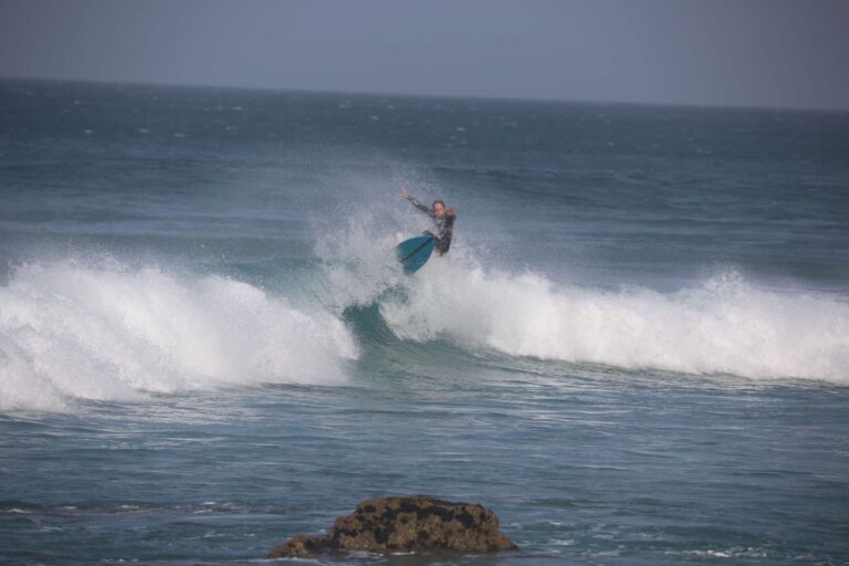 surf guide algarve surfing on the trip