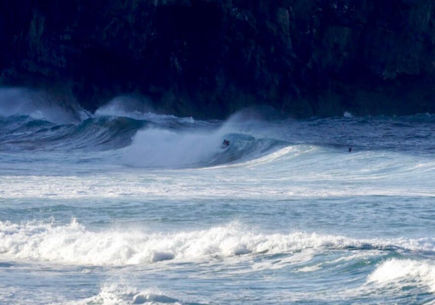 backside barrel surf guide algarve tonel sagres end of the world