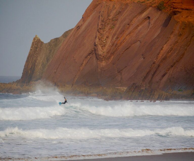 surf guide algarve hitting the end section on the west coast