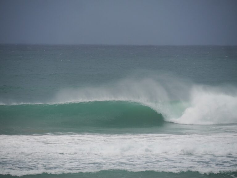 empty barrel surf guide algarve 3.0