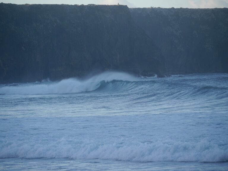 empty west coast perfection with surf guide algarve offshore