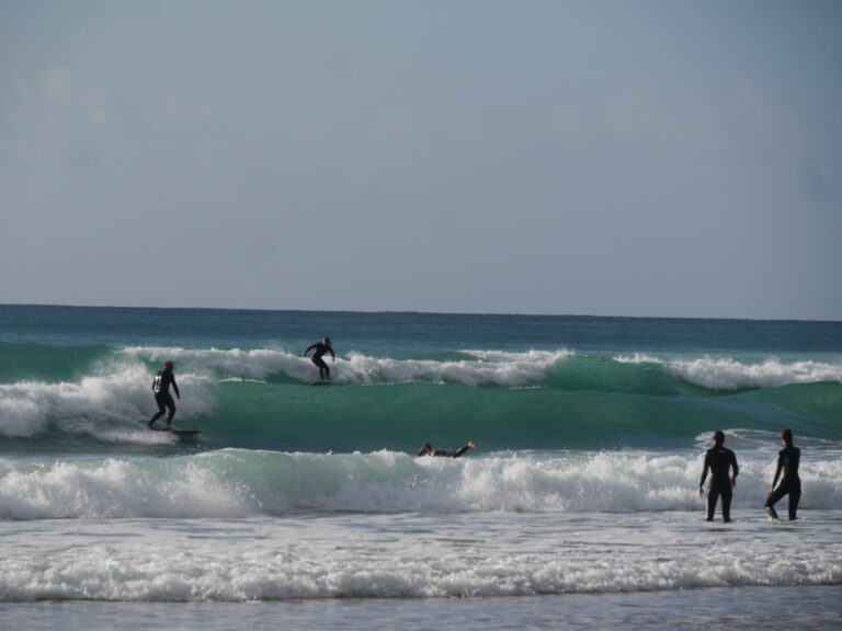 left or right? surfing friendly waves in burgau with surf guide algarve