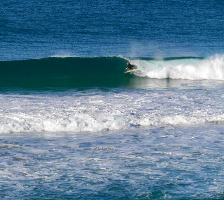 surf guide algarve on the gun tonel