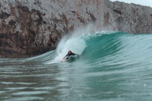 Beliche Mysurfshots surf guide algarve going left