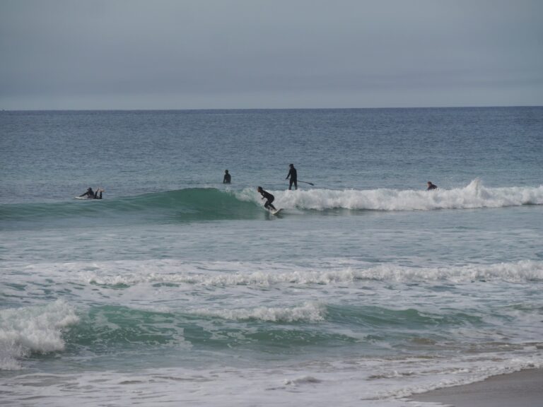 dreamy waves at porto de mos surf guide algarve