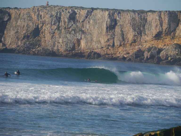 perfect waves surf guide algarve mareta