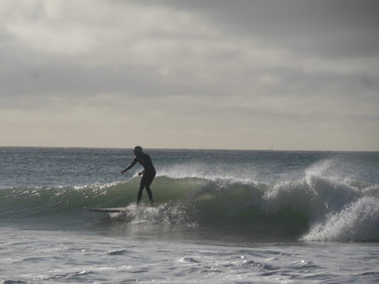 porto de mos fun waves for all levels surf guide algarve