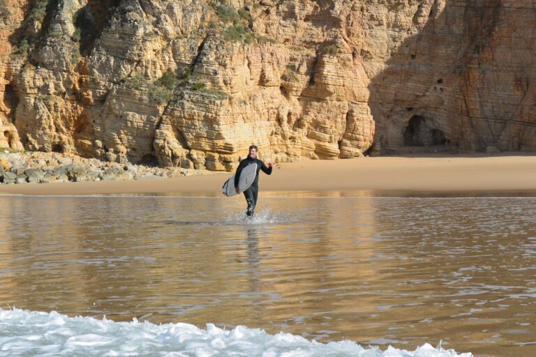 another shaka deserved with surf guide algarve