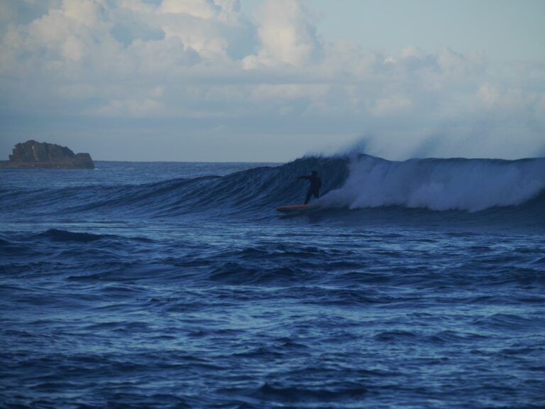 going right at castelejo with surf guide algarve